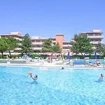 2 Bedroom Lovely In *